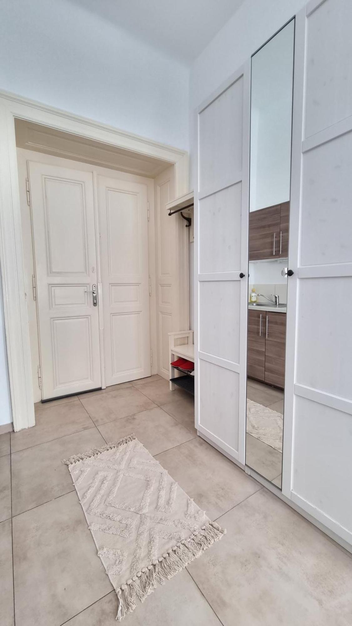 Finnem Rentals Tyrsova Prag Exteriör bild