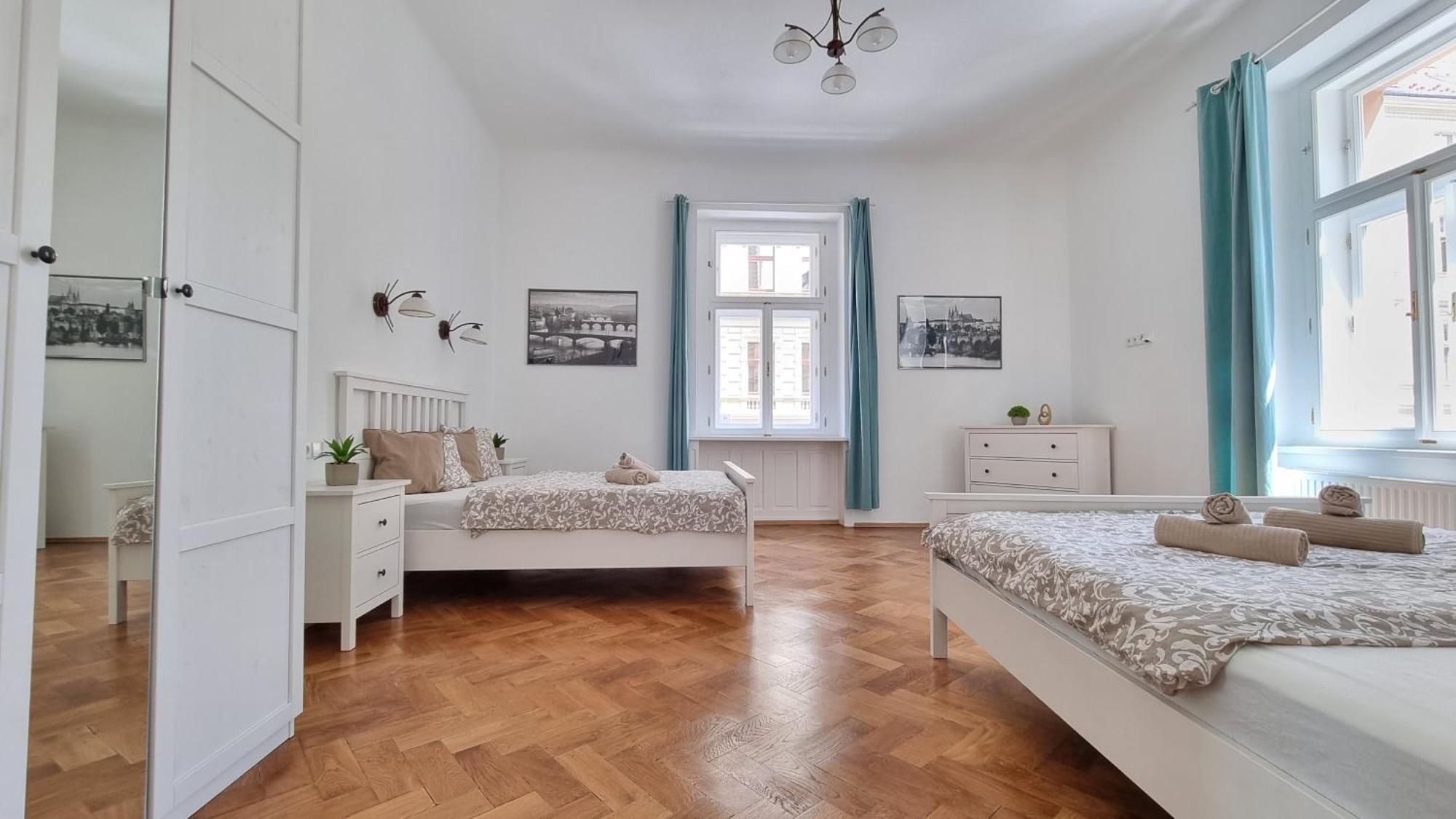 Finnem Rentals Tyrsova Prag Exteriör bild