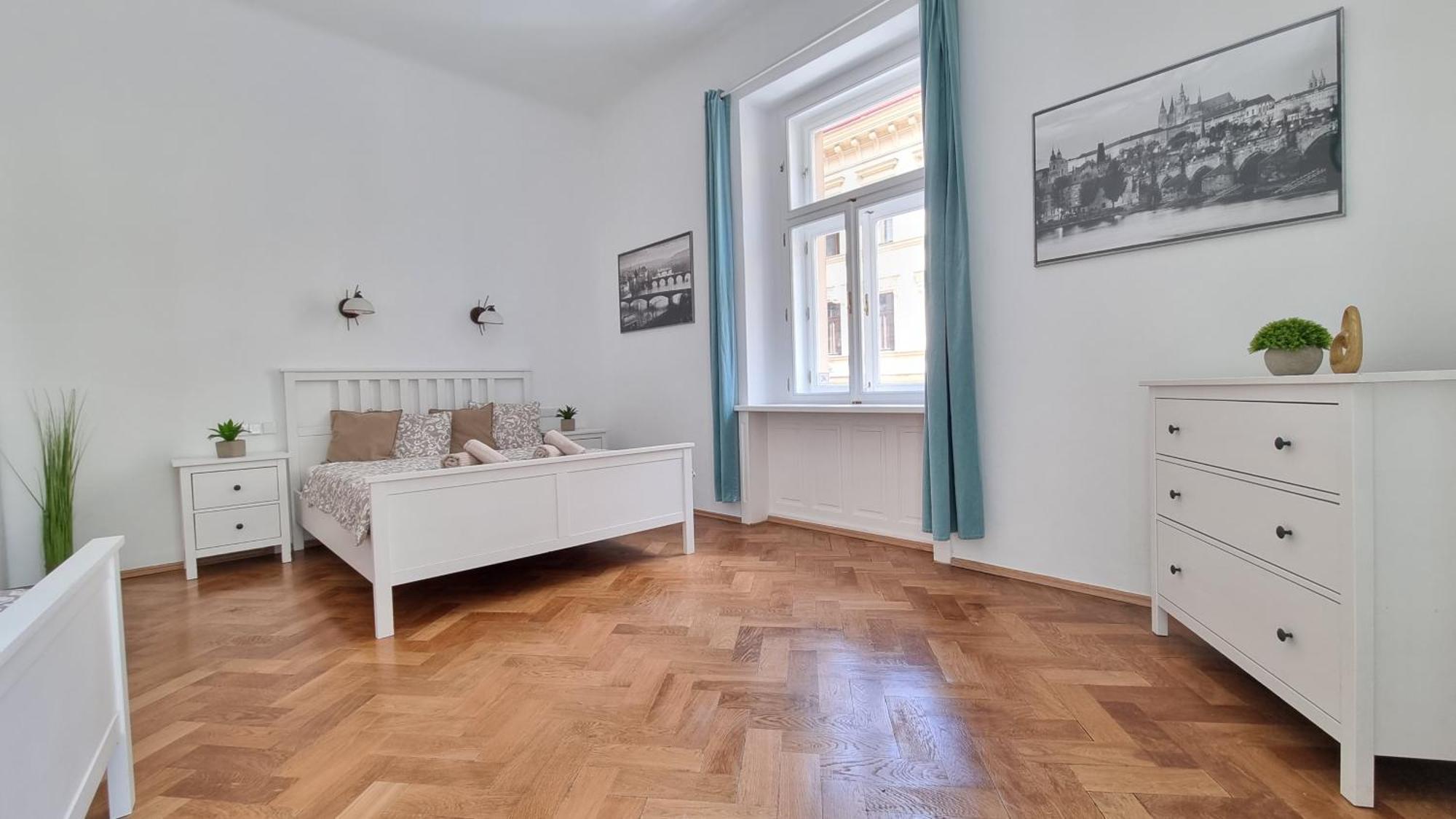 Finnem Rentals Tyrsova Prag Exteriör bild