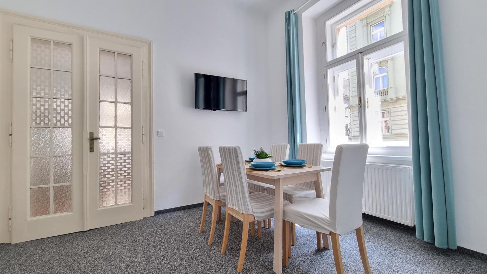 Finnem Rentals Tyrsova Prag Exteriör bild