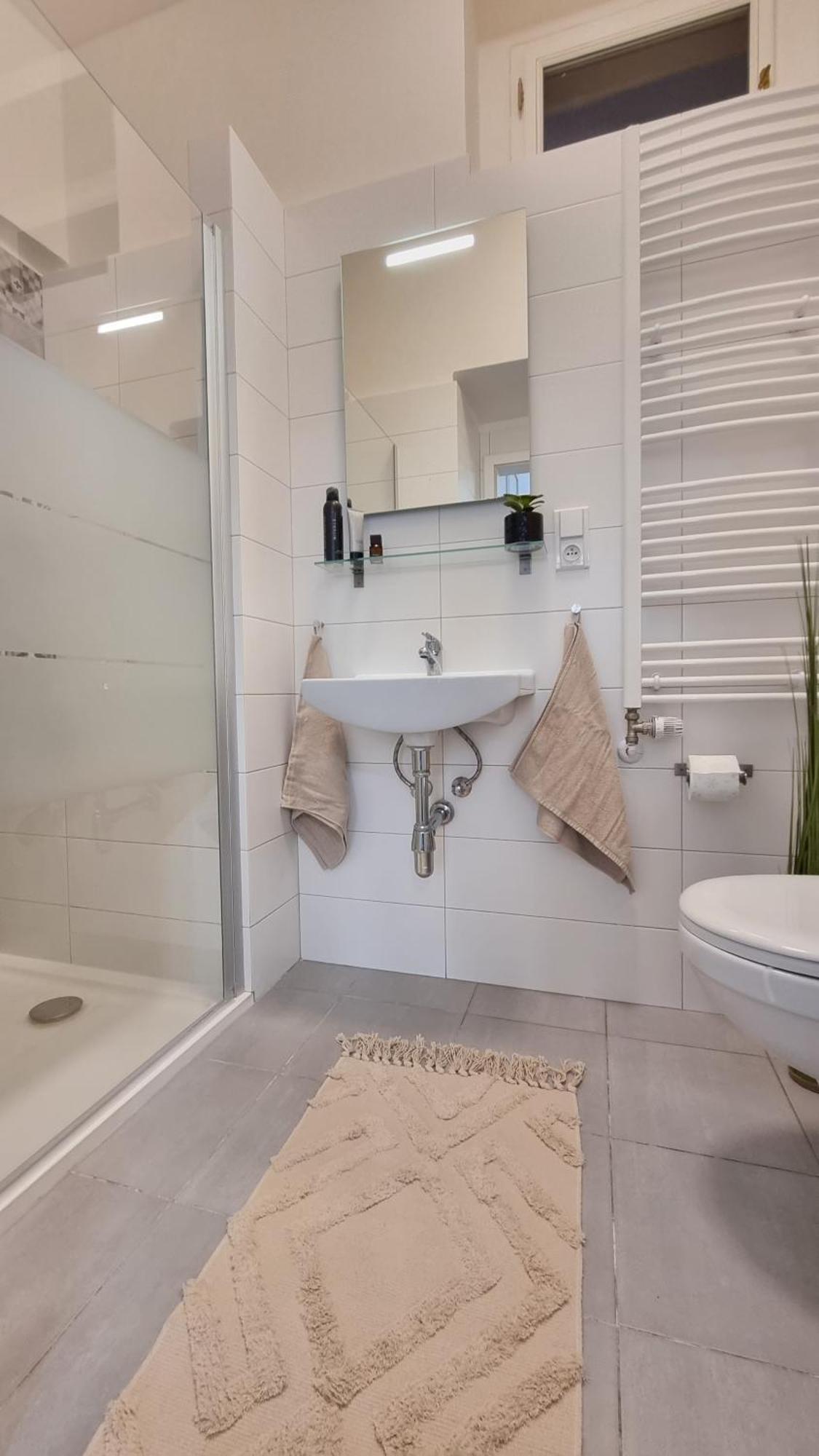 Finnem Rentals Tyrsova Prag Exteriör bild
