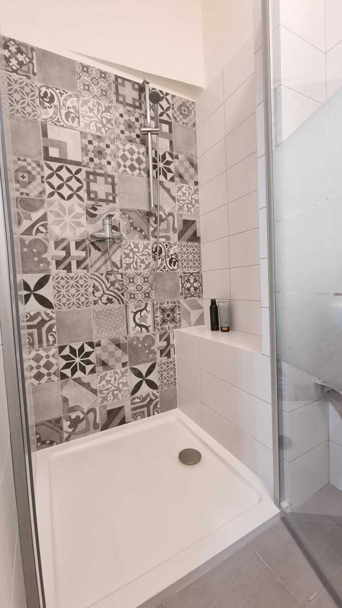 Finnem Rentals Tyrsova Prag Exteriör bild