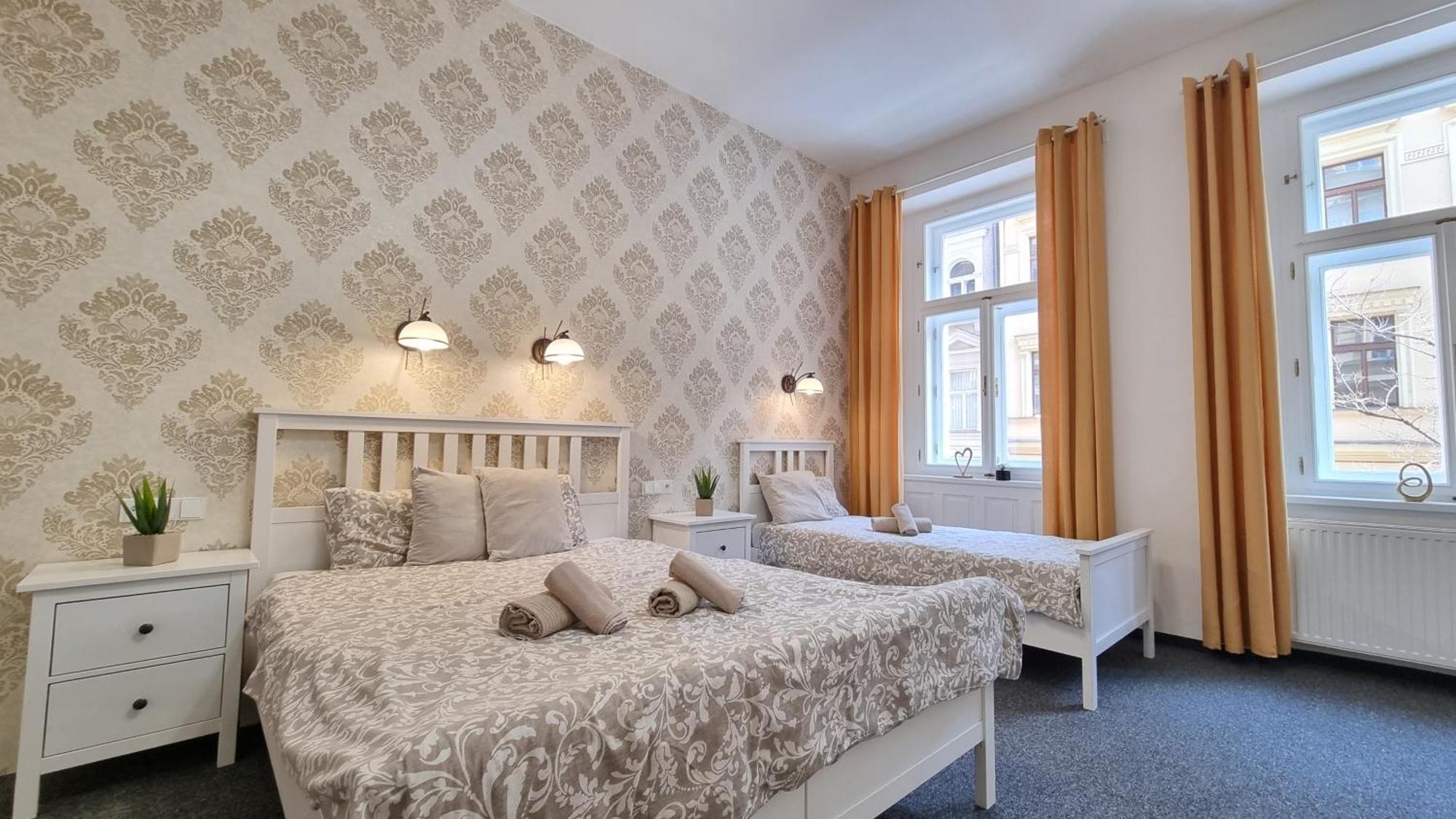 Finnem Rentals Tyrsova Prag Exteriör bild
